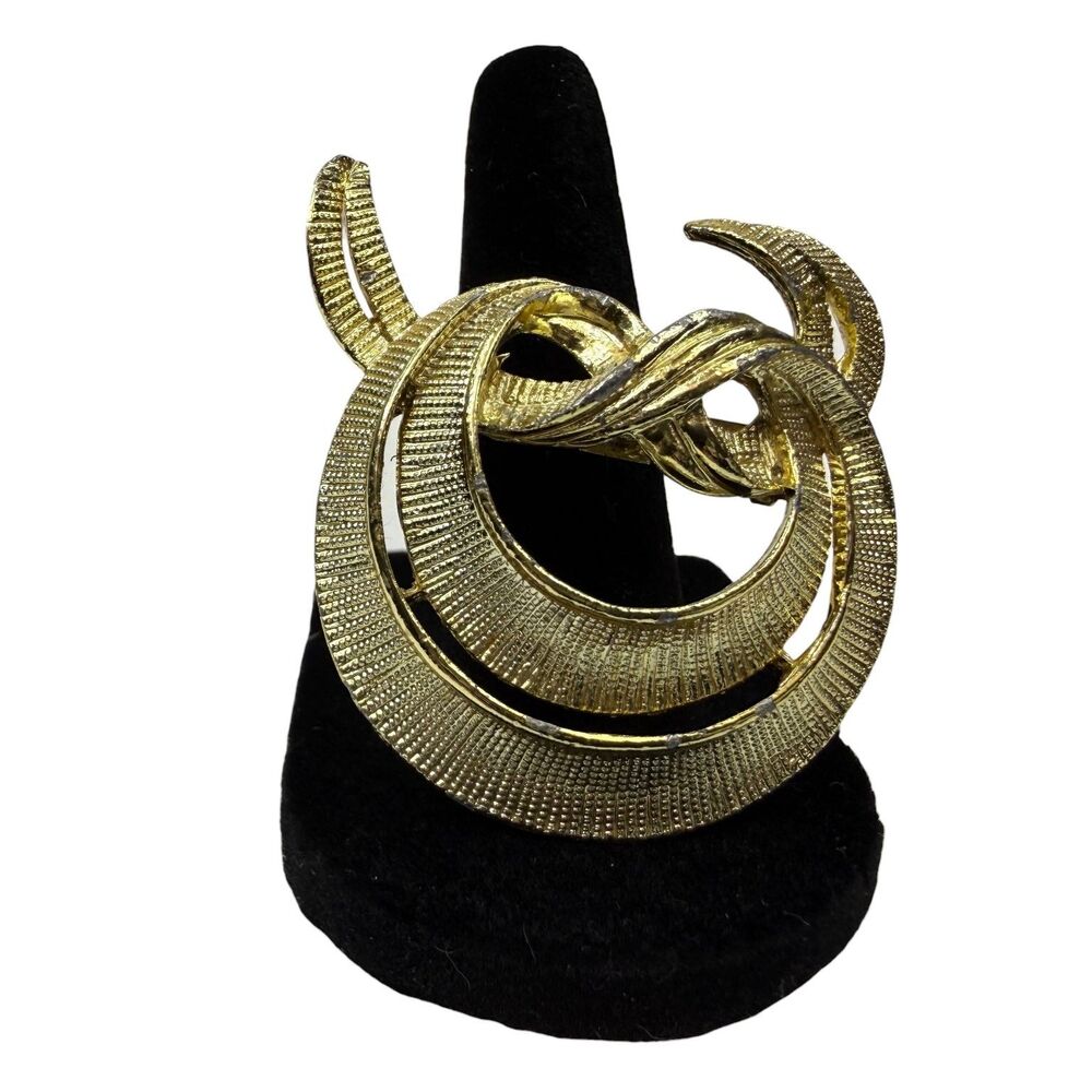 VTG Gold Tone Abstract Swirl Textured Modernist Brooch Pin Fashion Jewelry 2 in